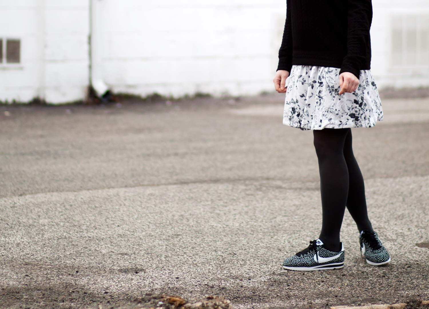 blackandwhitedots_3
